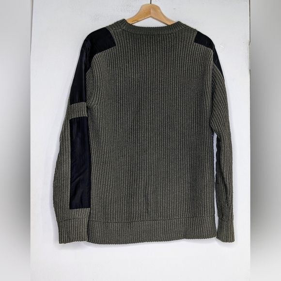 J. Lindeberg Chunky Knit Sweater w/ Shoulder and Arm Patches - Picture 2 of 4